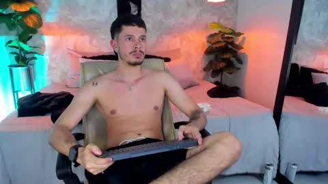 Nils online show from November 29, 2:30 am