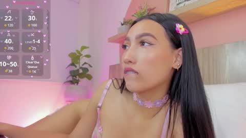 N I N A online show from December 2, 2:43 am