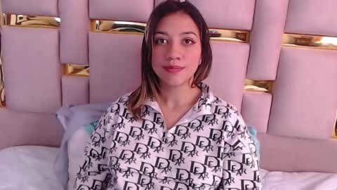 Snapshot of nina_carther chatting on October 12, 12:53 pm Nina Carther online show from October 12, 12:53 pm