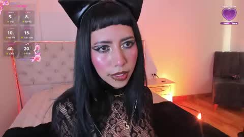 Nina Fox  online show from June 26, 2:22 pm