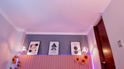 nina_ford_ online show from April 30, 3:11 am