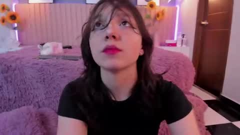 nina_ford_ online show from July 18, 3:30 am