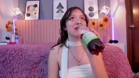 nina_ford_ online show from April 29, 3:11 am