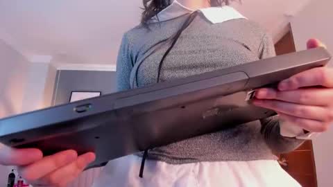 nina_ford_ online show from May 2, 4:07 am