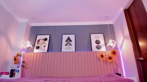 nina_ford_ online show from May 1, 3:11 am