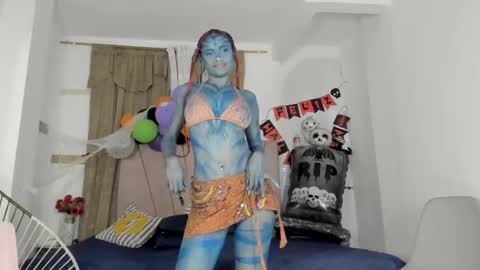 nina_keller_ online show from October 31, 10:32 pm