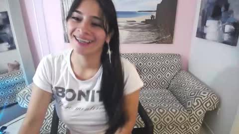 Snapshot of nina_smalls chatting on September 9, 1:33 pm Nina online show from September 9, 1:33 pm
