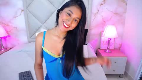 Snapshot of ninabravura chatting on September 20, 1:58 pm Nina Bravura online show from September 20, 1:58 pm