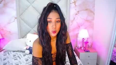 Nina Bravura online show from November 1, 1:10 pm