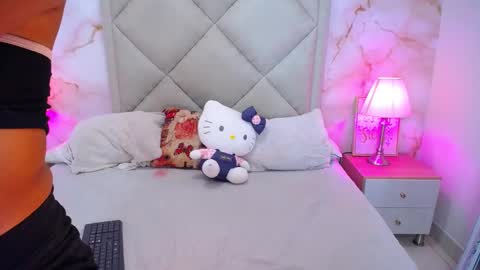 Snapshot of ninabravura chatting on September 13, 2:30 pm Nina Bravura online show from September 13, 2:30 pm
