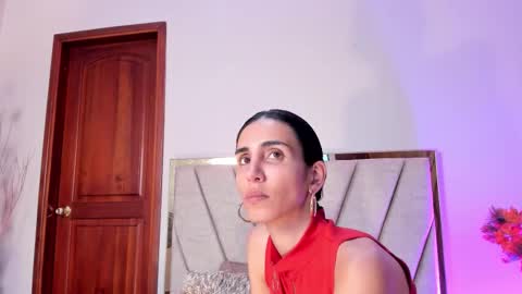 Nina online show from November 10, 6:10 pm