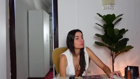 NinaCrystal online show from October 6, 8:21 am