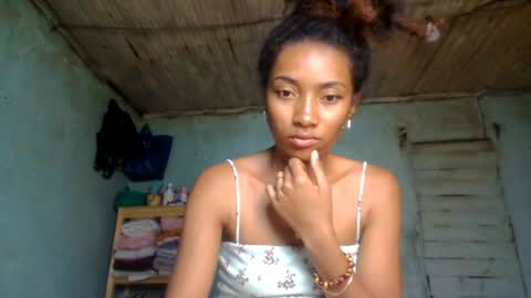 ninaeaa online show from July 22, 12:18 pm
