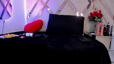 ninahtx online show from February 25, 9:37 pm