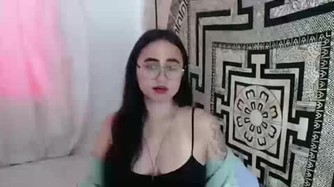 Snapshot of ninakravtz chatting on October 15, 2:51 pm N I N A online show from October 15, 2:51 pm