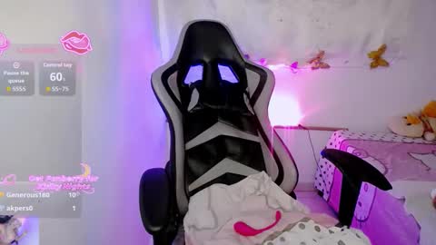 ninatinydoll1 online show from November 26, 10:56 am