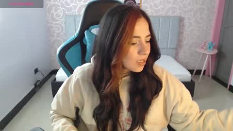 Snapshot of ninfa_ch chatting on December 21, 11:22 am Ninfa online show from December 21, 11:22 am