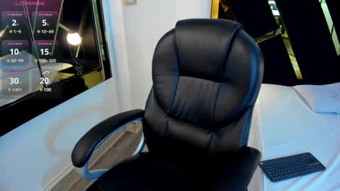 ninfomaria online show from February 1, 4:00 pm