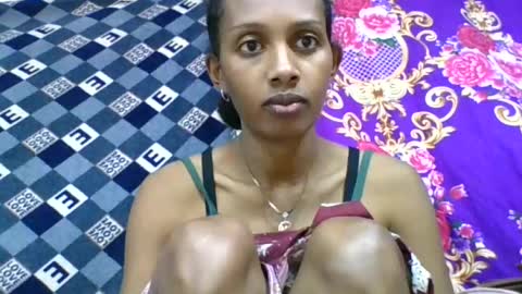ninie246746 online show from July 4, 5:55 am