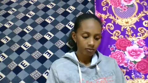 ninie246746 online show from June 29, 10:37 am