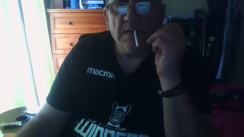 Snapshot of nionios67 chatting on September 29, 3:22 pm Dennis online show from September 29, 3:22 pm