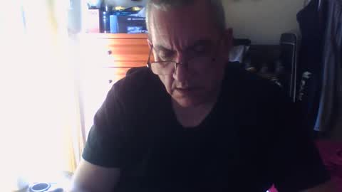Snapshot of nionios67 chatting on October 3, 2:58 pm Dennis online show from October 3, 2:58 pm