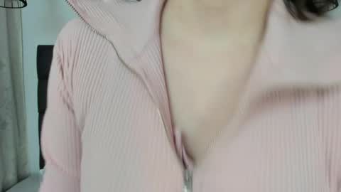 evaaaaaa online show from March 10, 1:00 pm