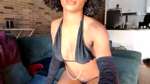 NIVIA WOLFE online show from May 3, 11:44 pm