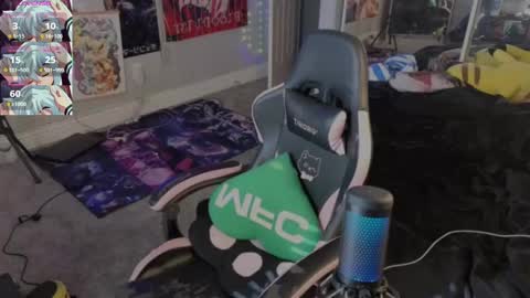 NIVIA WOLFE online show from September 24, 3:30 pm