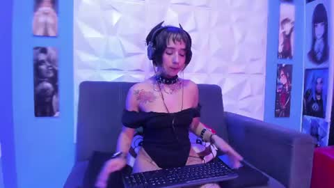 nixzdolls online show from July 20, 7:48 pm