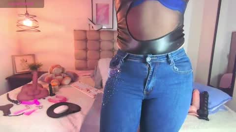 noa   online show from May 18, 1:39 pm
