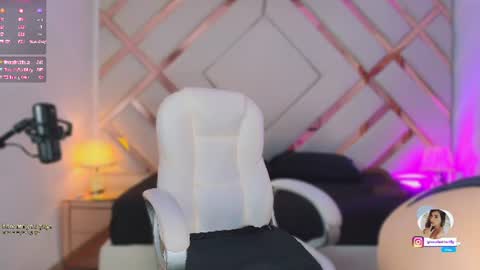   online show from July 14, 11:37 am