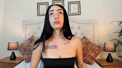 NATHALIA MORENO online show from June 16, 12:31 pm