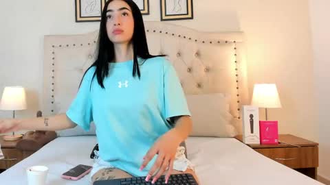 NATHALIA MORENO online show from April 27, 12:25 pm