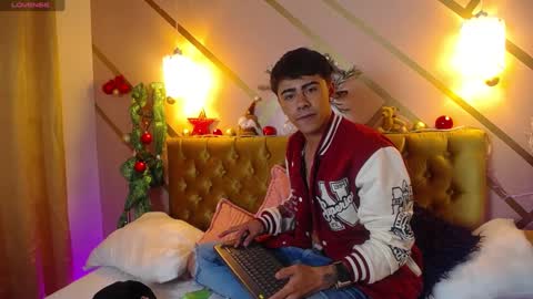 noaah77 online show from December 28, 5:46 pm