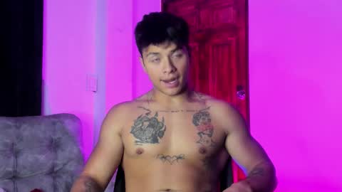 noah_223 online show from December 18, 5:03 am