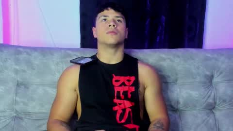 noah_223 online show from December 4, 5:18 am