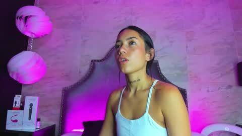 Zoe  online show from April 25, 3:52 am