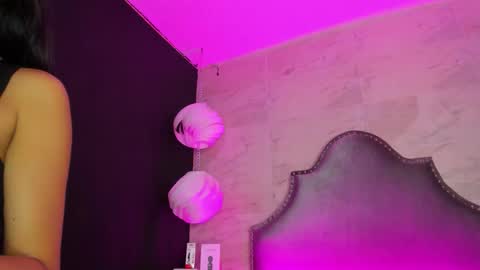 Zoe  online show from May 2, 3:23 am