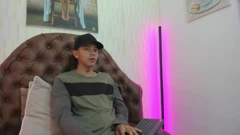 Snapshot of noah_blake0 chatting on September 18, 2:15 am Noah Blake online show from September 18, 2:15 am