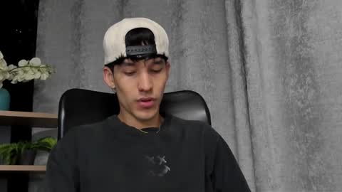 Noah Brigth online show from February 27, 12:46 am