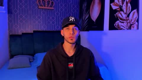 Noah Brigth online show from November 23, 1:14 am