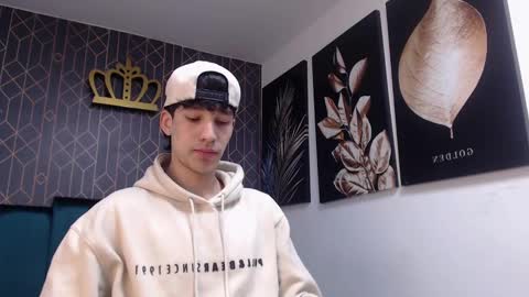 Noah Brigth online show from March 5, 11:49 pm