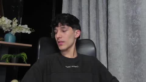 Noah Brigth online show from February 20, 3:01 am