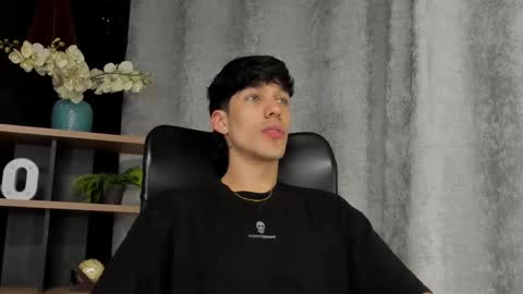 Noah Brigth online show from February 25, 3:09 am