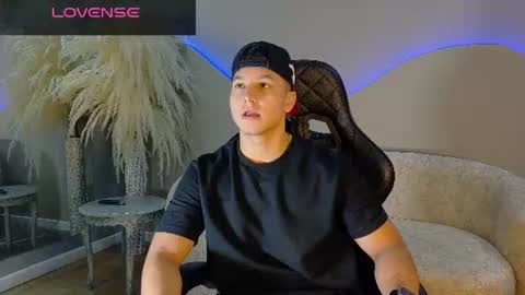 Noah online show from July 1, 5:54 pm