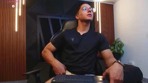 Noah online show from February 10, 11:41 pm