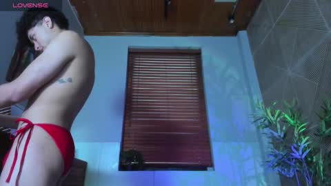 noah_dupont_ online show from September 29, 7:13 pm