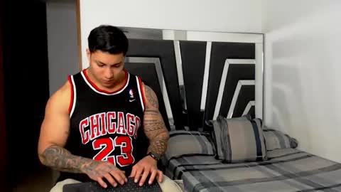 Noah Harris01 online show from October 31, 10:43 pm