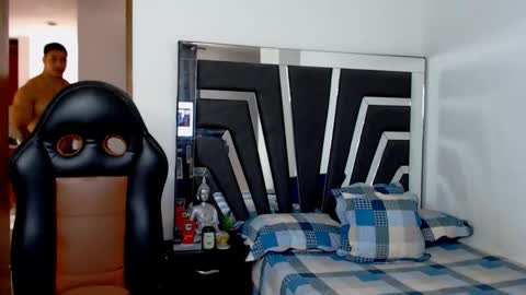 Noah Harris01 online show from February 27, 3:48 pm